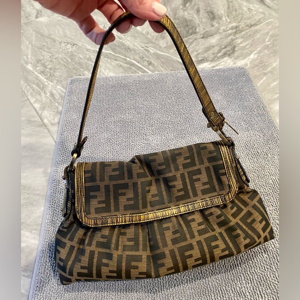 Authentic Fendi Baguette!! 💯 %